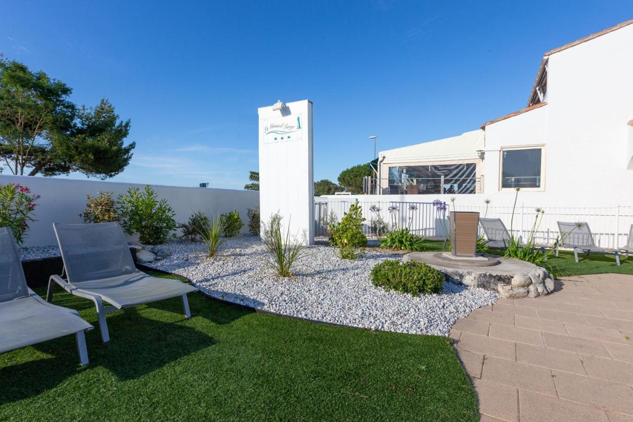 Hotel Restaurant Le Grand Large - Face A La Plage - Ile De Re Rivedoux-Plage Exterior foto