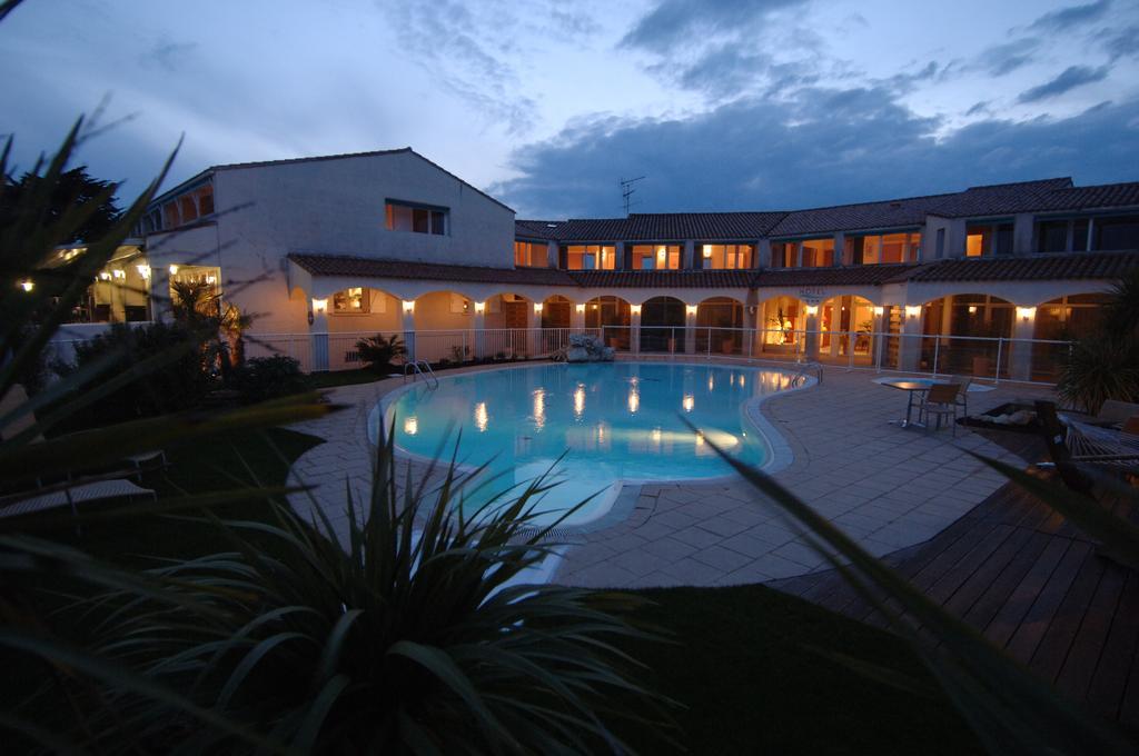 Hotel Restaurant Le Grand Large - Face A La Plage - Ile De Re Rivedoux-Plage Exterior foto