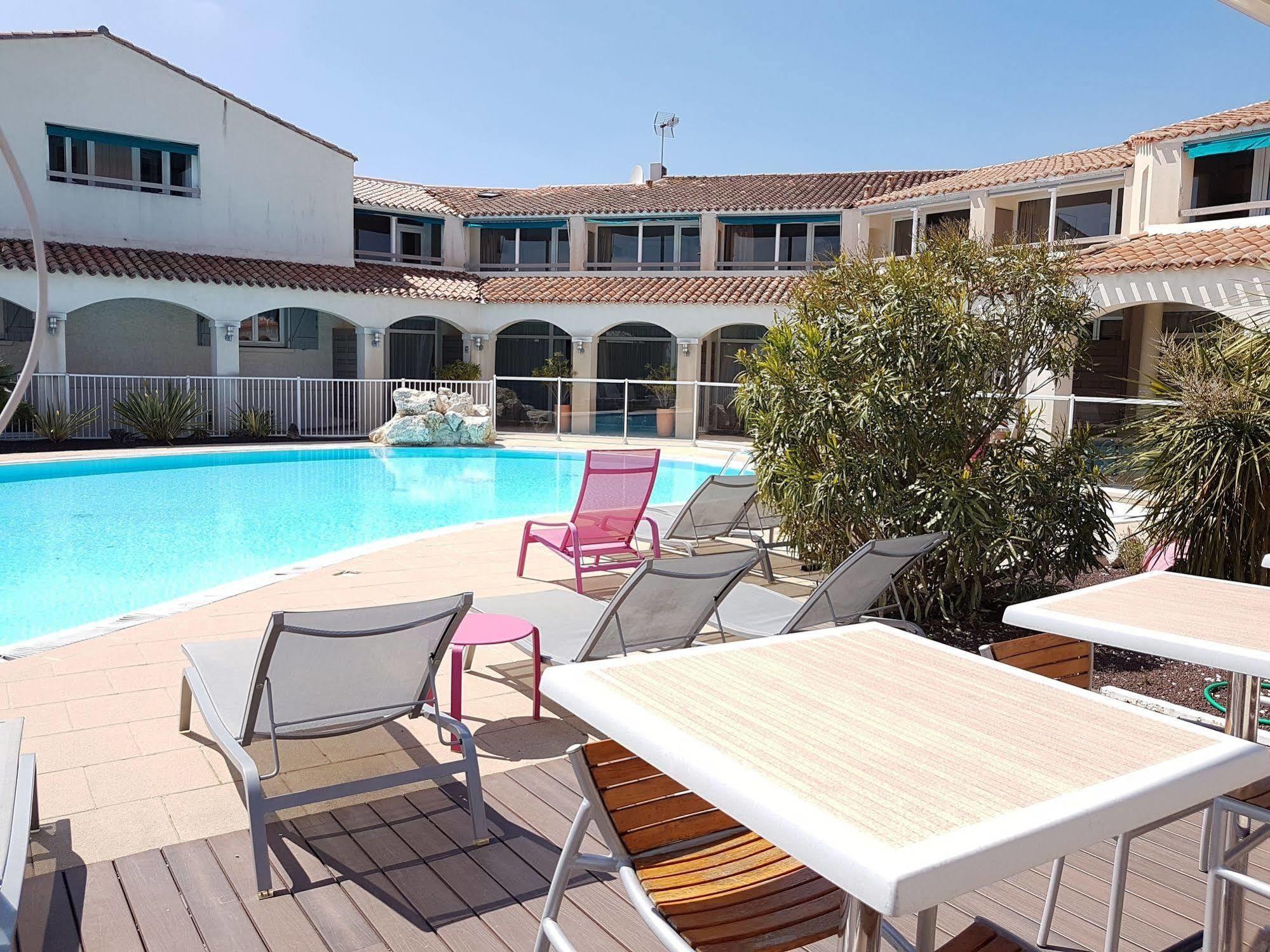 Hotel Restaurant Le Grand Large - Face A La Plage - Ile De Re Rivedoux-Plage Exterior foto